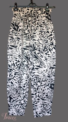 imusau.lt | parduodama Bershka Mom fit stiliaus trumpintos moteriškos kelnės S dydis